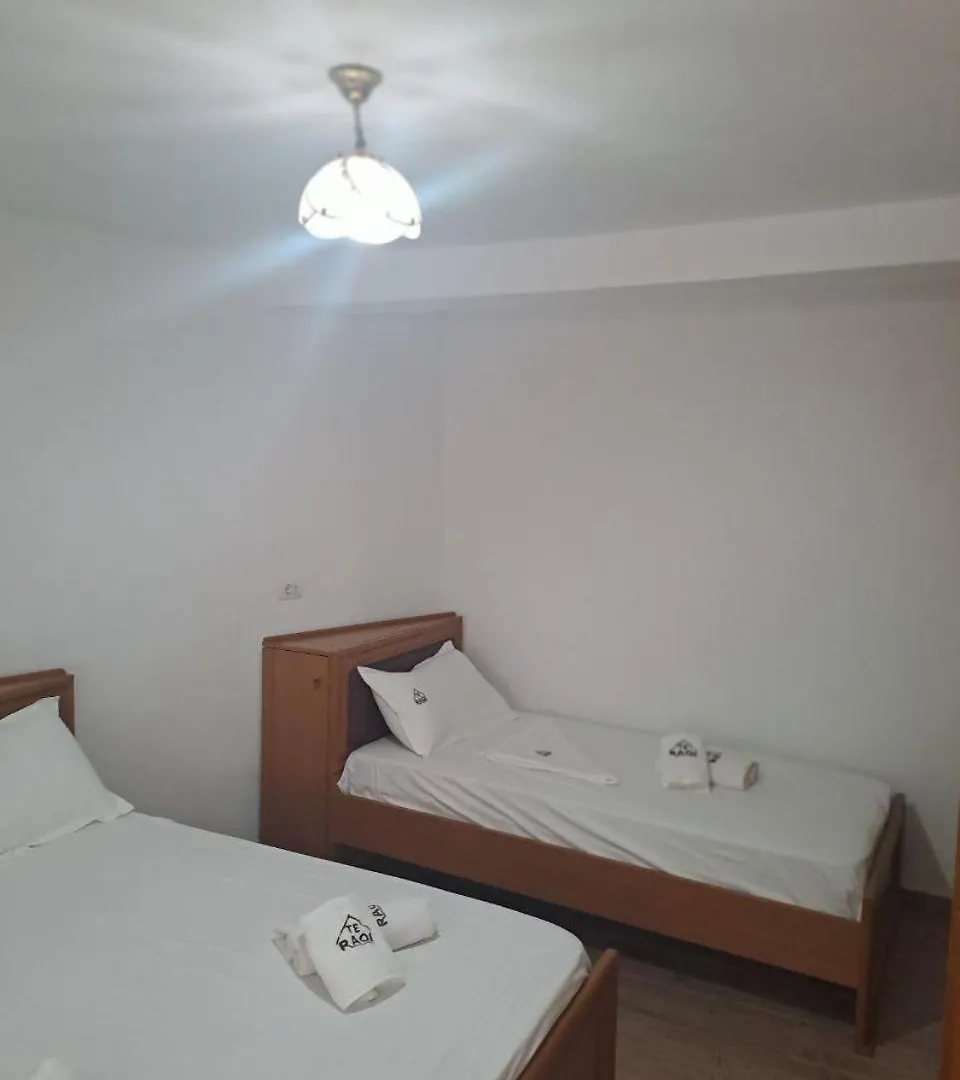 Raspberry House Appartement Gjirokastër